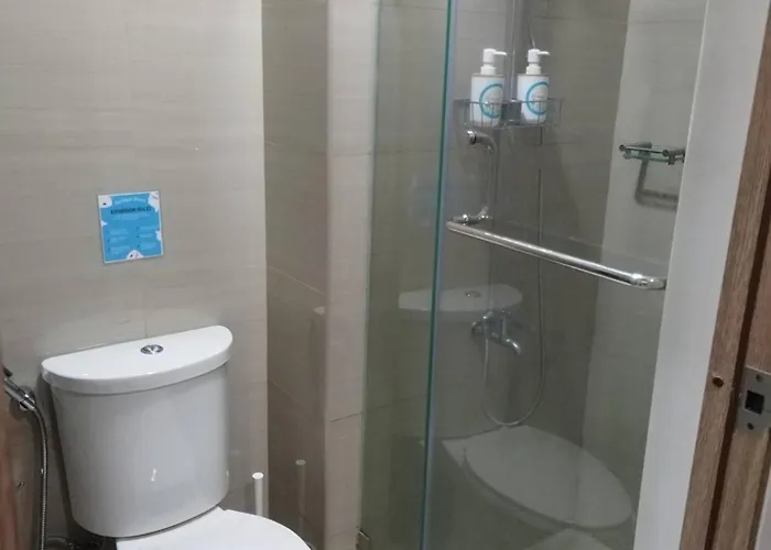 The Donegal With Wi-fi Netflix Parking With Fee 4* Manila