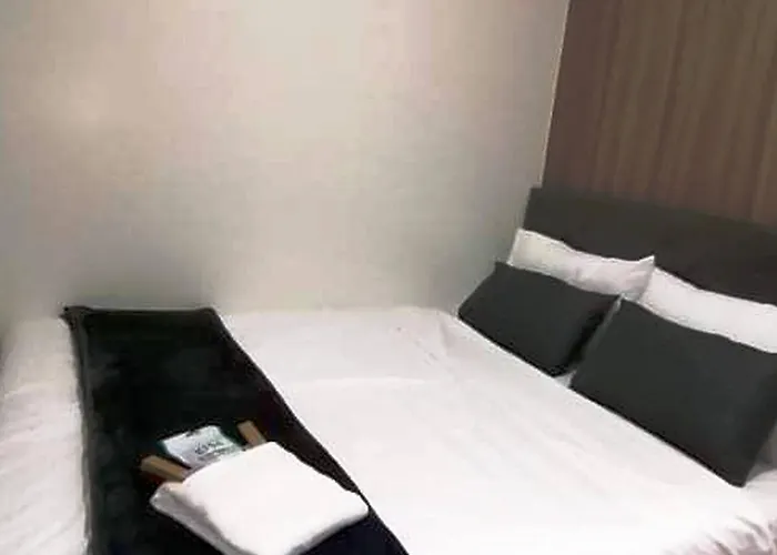 The Donegal With Wi-fi Netflix Parking With Fee Guest house Manila